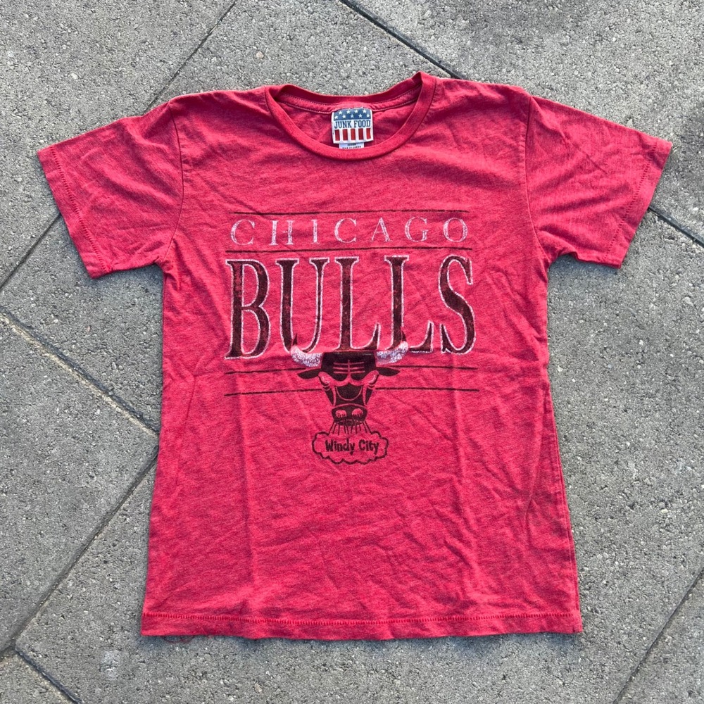 Junk Food Chicago Bulls T-Shirt Red Graphic Windy City NBA Tee Small